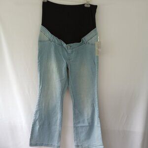 NWT   Maternity Jeans